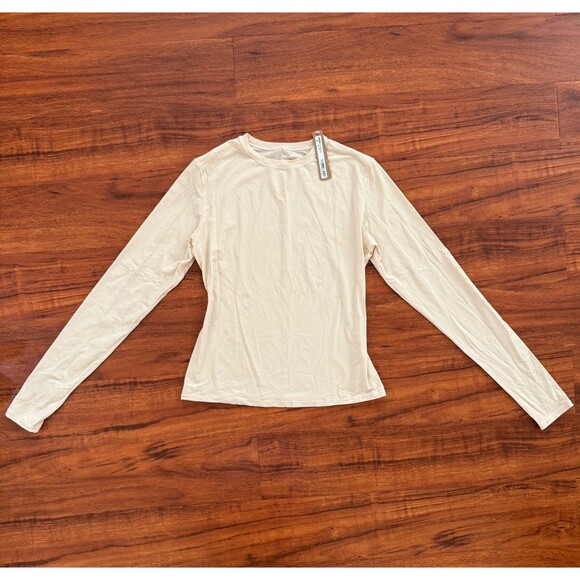 Skims Fits Everybody Long Sleeve T-Shirt Color Sand Size Medium NWT - Picture 9 of 10